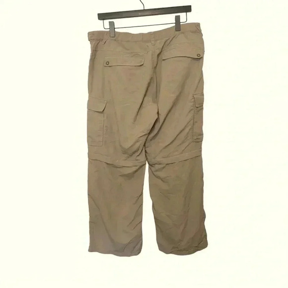 MEC menās hiking pants, converts to shorts, great over a base layer, 4 season - Picture 3 of 7